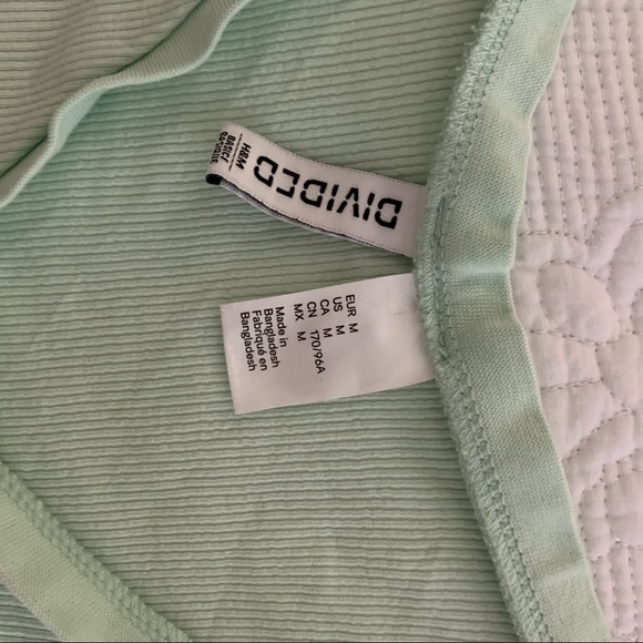 cropped and rubbed light green divided tee - Picture 3 of 3